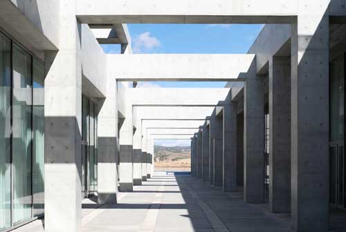 طراحی نمونه ریتم متناوب در یک فضای نیمه باز معماری